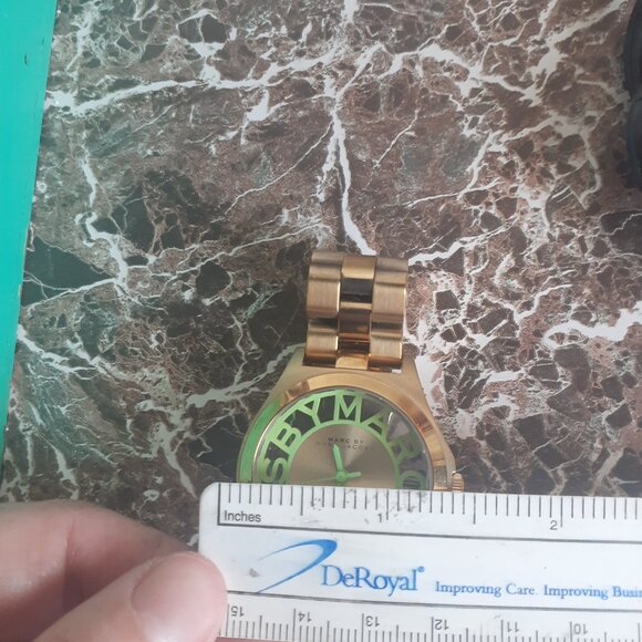 Unique Marc Jacob's Watch - Picture 4 of 5